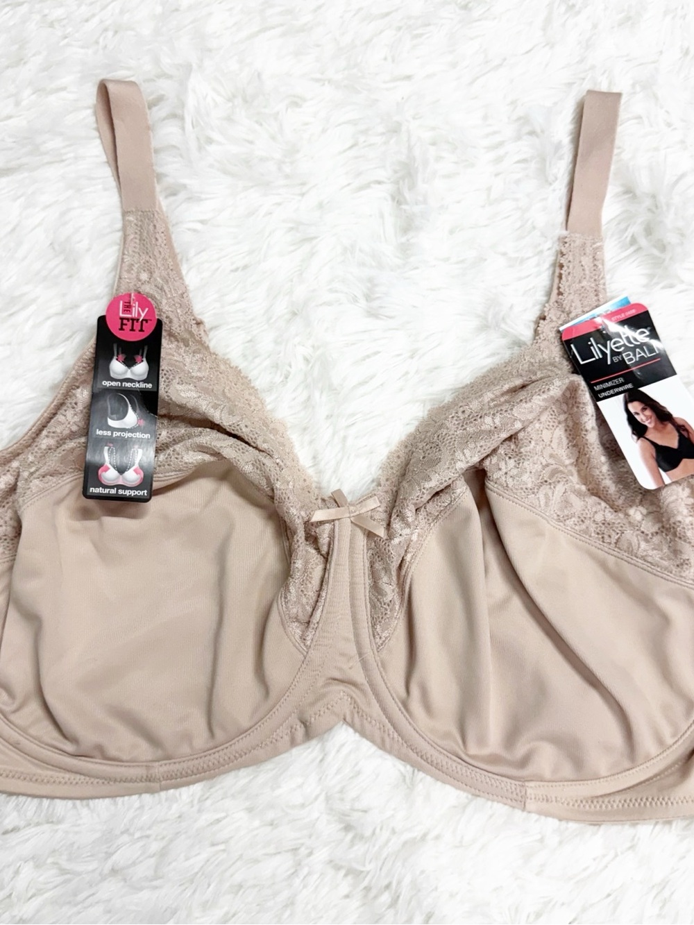 Lilyette by Bali Minimizer Underwire Bra 42DDD Nude Lace NWT